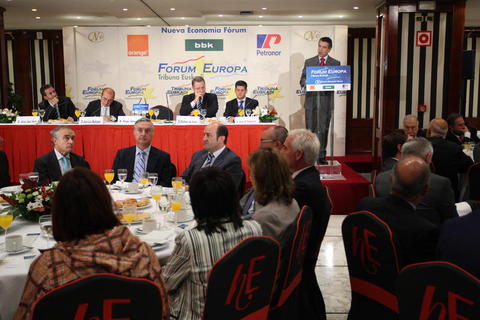Foto: Intervenci�n de I�igo Urkullu en la conferencia organizada por Forum Europa 