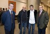 Foto: I�igo Urkullu con varios de los asistentes al encuentro 