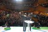 Foto: I�igo Urkullu y el Lehendakari Ibarretxe saludan a los asistentes al acto 
